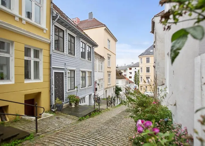 Appartement Dinbnb L Traditional Bergenhouse L 10min To Bryggen L 24l7 *