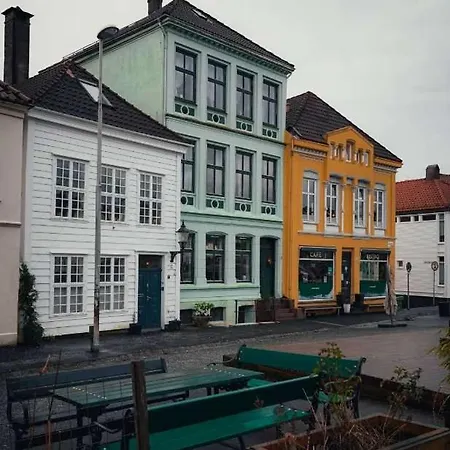 Apartament Dinbnb L Traditional Bergenhouse L 10min To Bryggen L 24l7 Bergen