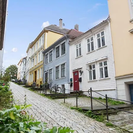 Apartment Dinbnb L Traditional Bergenhouse L 10min To Bryggen L 24l7 *