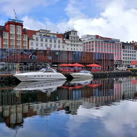 Apartment Dinbnb L Traditional Bergenhouse L 10min To Bryggen L 24l7 *