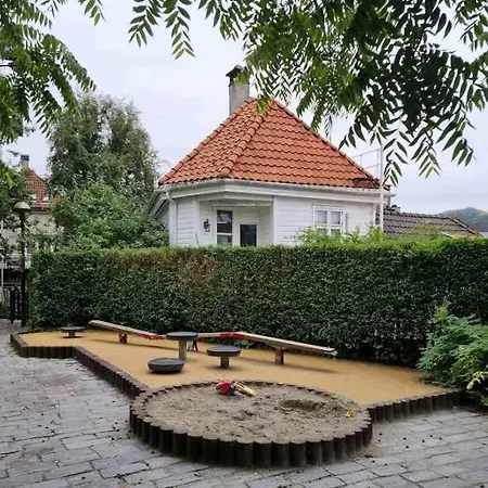 شقة Dinbnb L Traditional Bergenhouse L 10min To Bryggen L 24l7 برغن