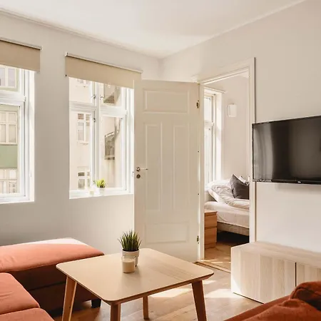 Apartment Dinbnb L Traditional Bergenhouse L 10min To Bryggen L 24l7 *