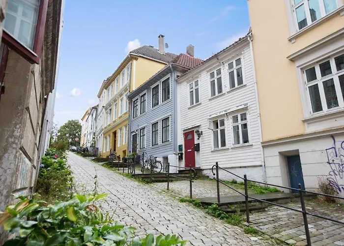Апартаменты Dinbnb L Traditional Bergenhouse L 10min To Bryggen L 24l7 *